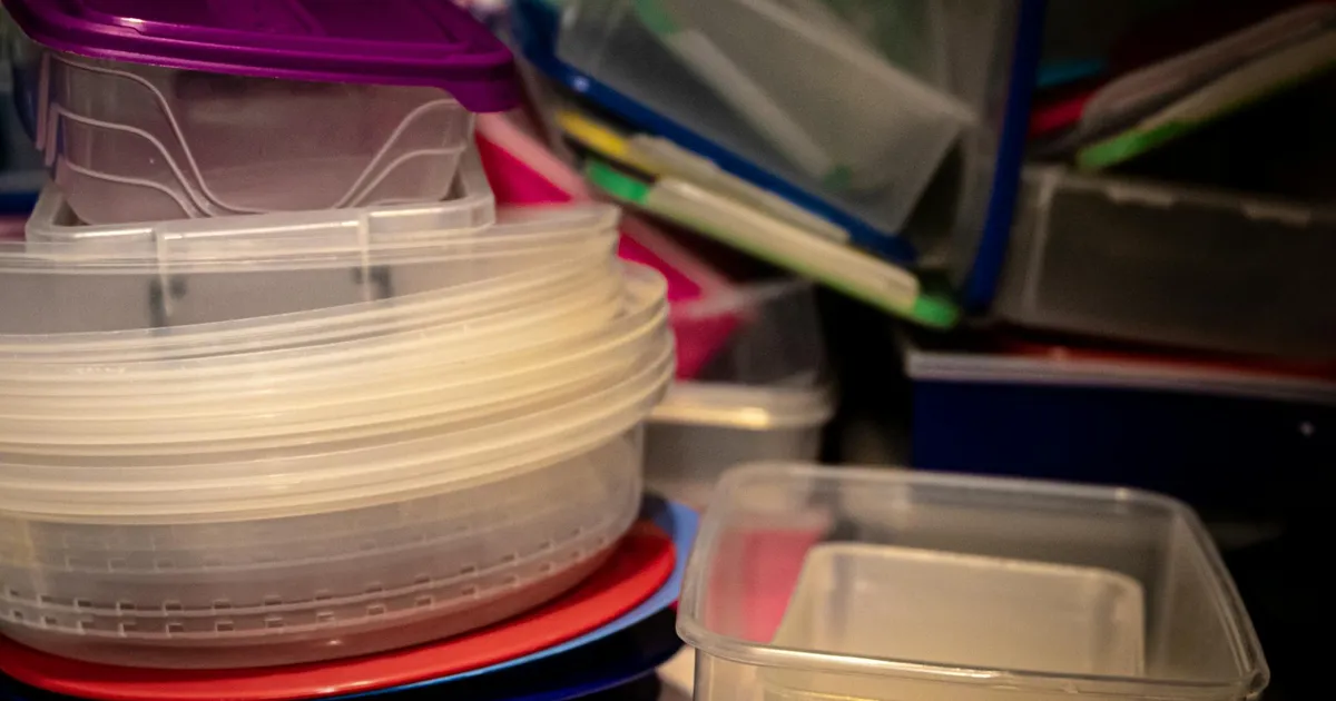 Plastic Food Storage Containers vs Glass Food Containers