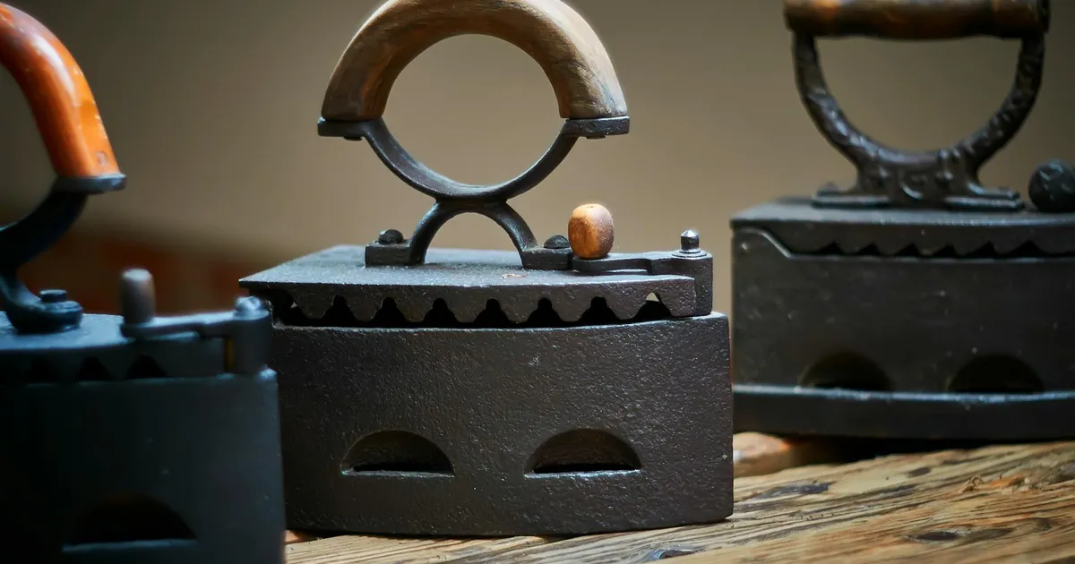 Best Cast Iron Cleaning Tools for Preserving Seasoning in 2026