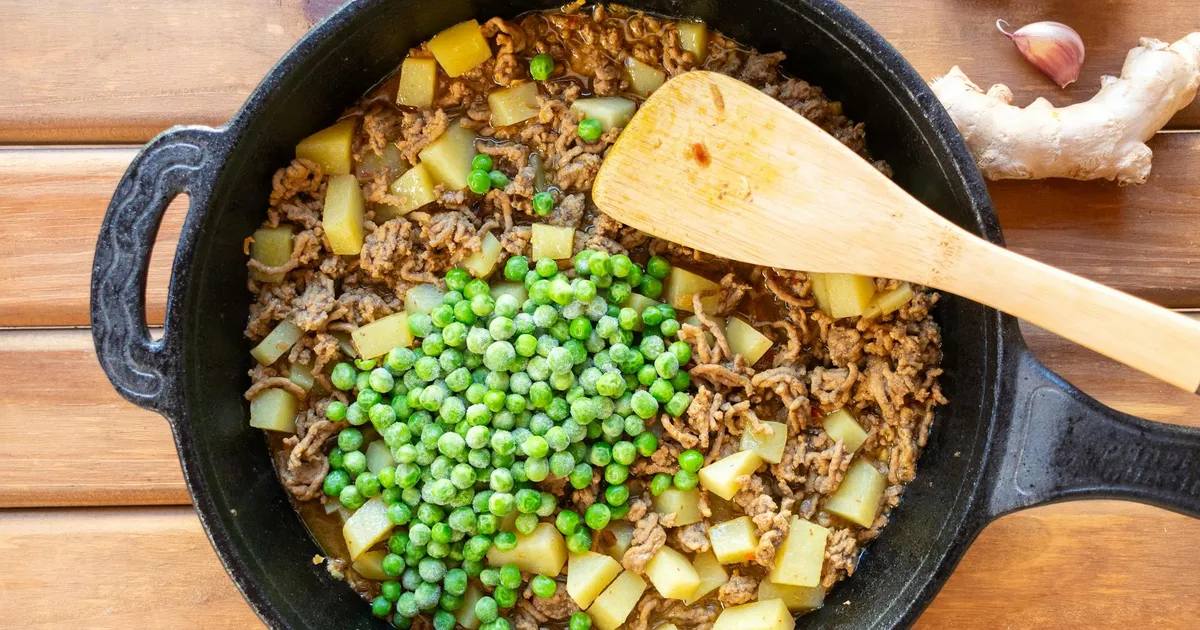 Cast Iron Pan Mistakes To Avoid: A Guide To Proper Care