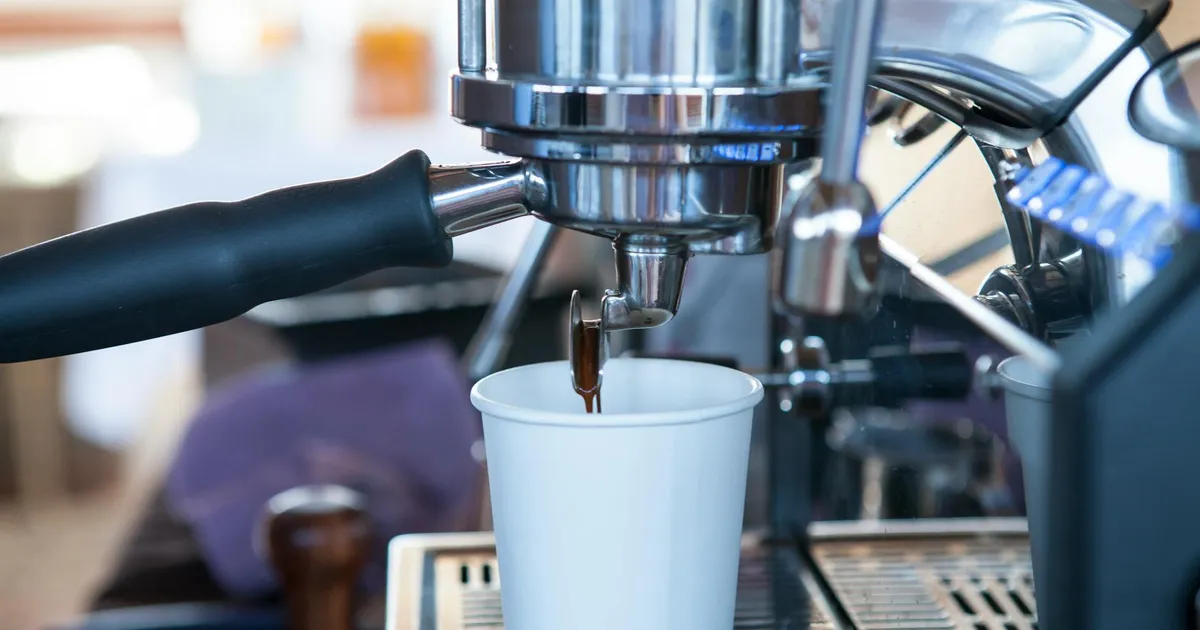 Coffee Maker vs Single Serve Coffee Maker: Which Brews Best?
