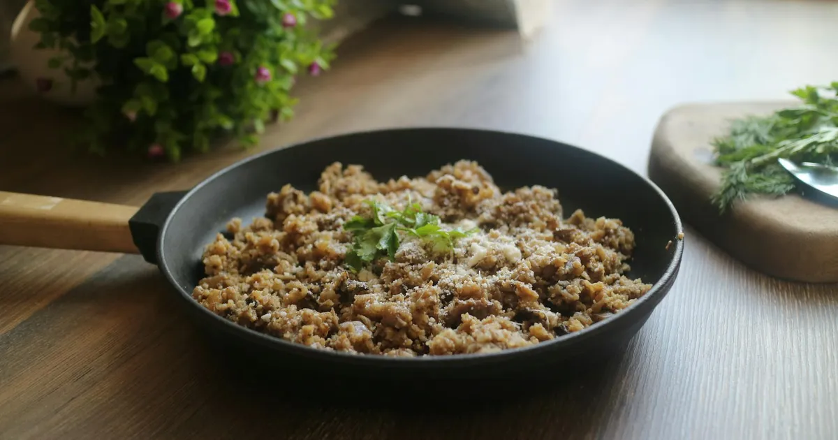 Pre-Seasoned Skillet Buying Guide: Essential Tips for Your Kitchen